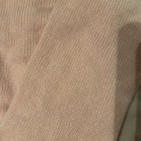 Light pink v neck brandy melville sweater - Picture 3 of 3